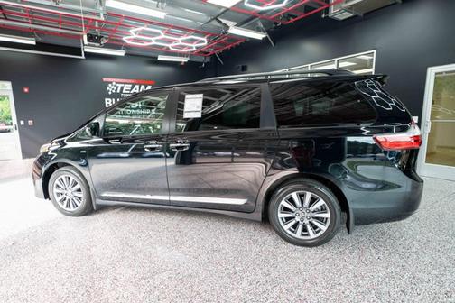 2020 Toyota Sienna Limited Premium