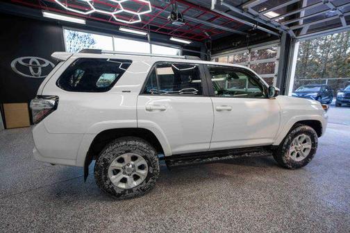 2024 Toyota 4Runner SR5