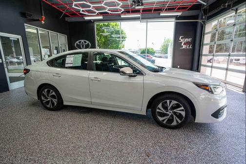 Crystal White Pearl 2022 Subaru Legacy Premium