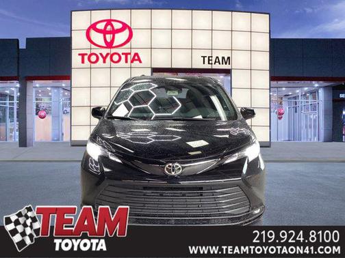 2026 Toyota Sienna Woodland Edition