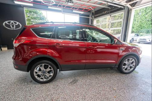 Ruby Red Metallic 2015 Ford Escape SE