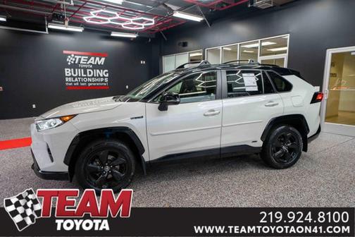 2020 Toyota RAV4 Hybrid SE