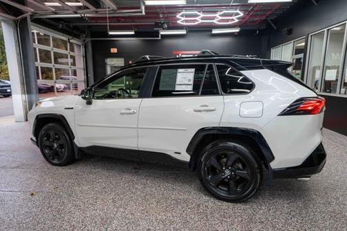 2020 Toyota RAV4 Hybrid SE