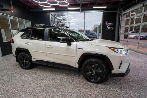 2020 Toyota RAV4 Hybrid SE