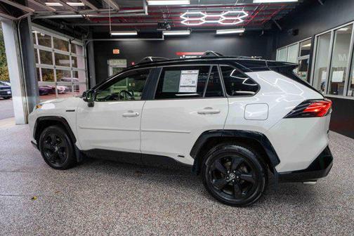 2020 Toyota RAV4 Hybrid SE