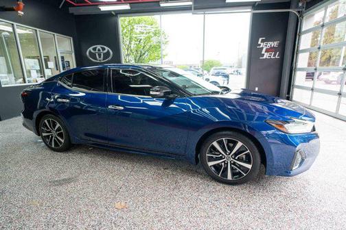 Deep Blue Pearl 2022 Nissan Maxima SV Xtronic CVT