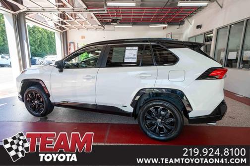 2022 Toyota RAV4 Hybrid SE