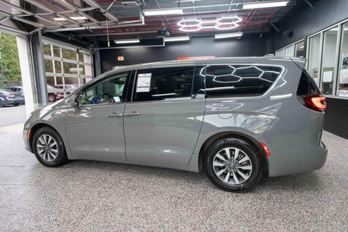 Ceramic Gray Clearcoat 2022 Chrysler Pacifica Hybrid Touring L