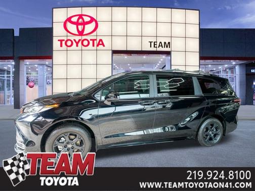 2025 Toyota Sienna Woodland Edition