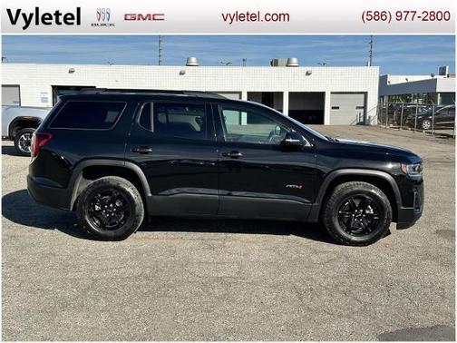 2023 GMC Acadia AT4