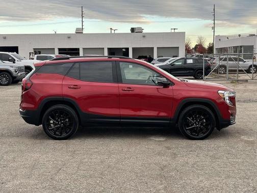 2023 GMC Terrain SLT