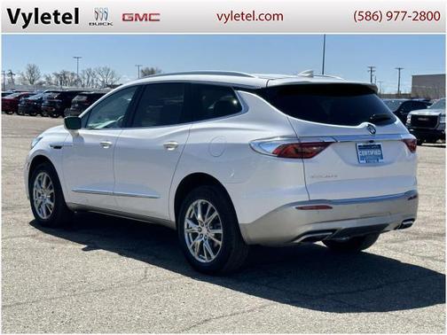 2022 Buick Enclave Essence