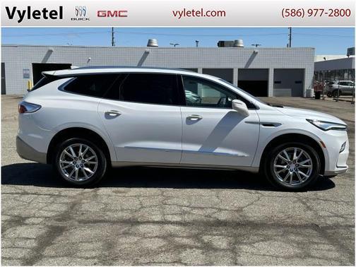 2022 Buick Enclave Essence