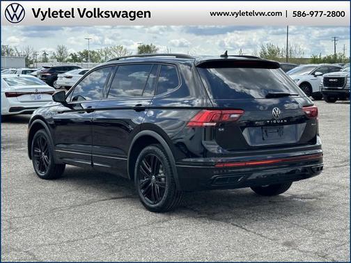 2022 Volkswagen Tiguan 2.0T SE R-Line Black