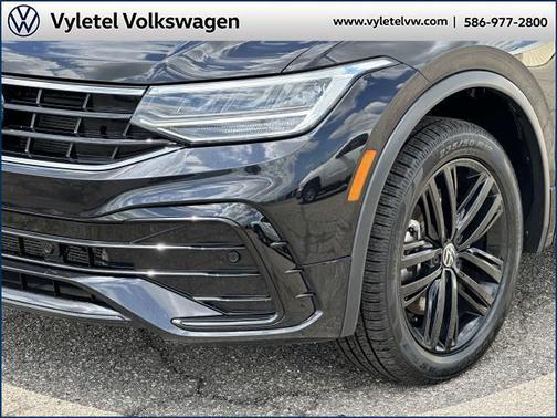 2022 Volkswagen Tiguan 2.0T SE R-Line Black