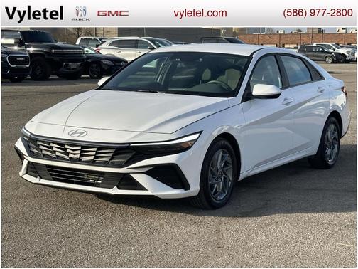 2024 Hyundai ELANTRA SEL