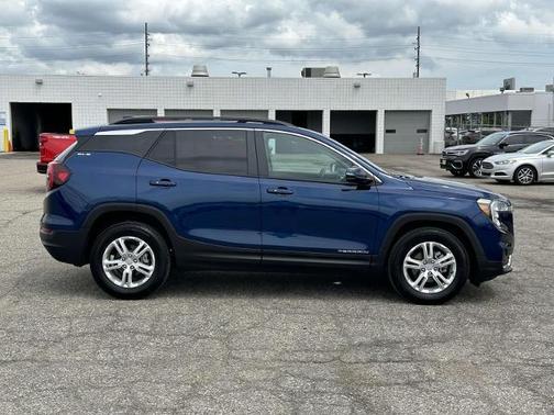 2022 GMC Terrain SLE