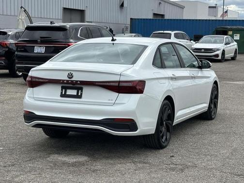 2025 Volkswagen Jetta 1.5T SE