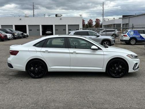 2025 Volkswagen Jetta 1.5T SE