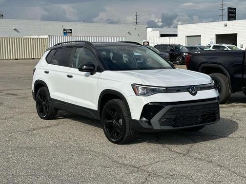 2025 Volkswagen Taos 1.5T SE Black