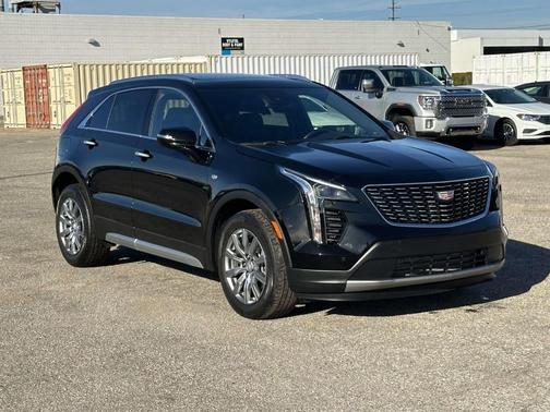 2023 Cadillac XT4 Premium Luxury