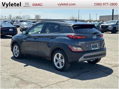 2022 Hyundai KONA SEL