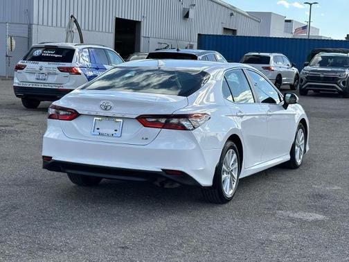 2022 Toyota Camry LE