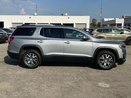 2023 GMC Acadia SLE
