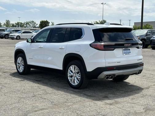 2024 GMC Acadia Elevation