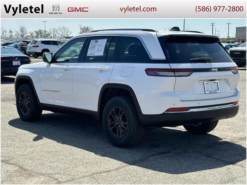 2022 Jeep Grand Cherokee Laredo