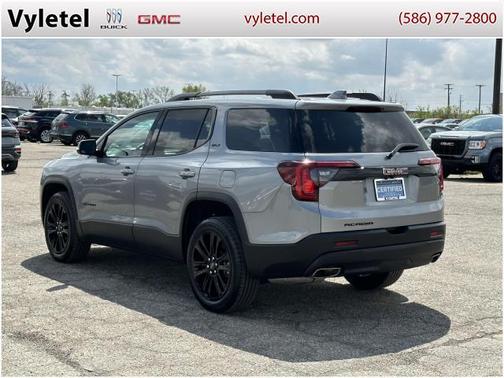 2023 GMC Acadia SLT
