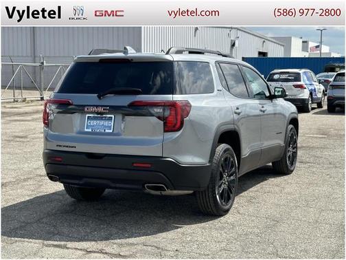2023 GMC Acadia SLT