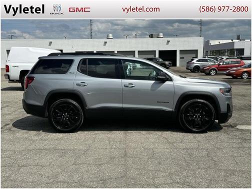 2023 GMC Acadia SLT