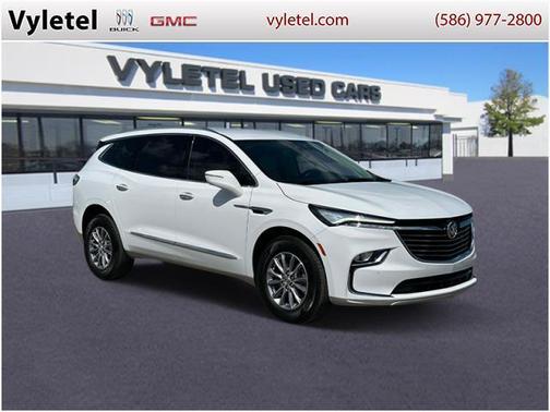 2023 Buick Enclave Essence