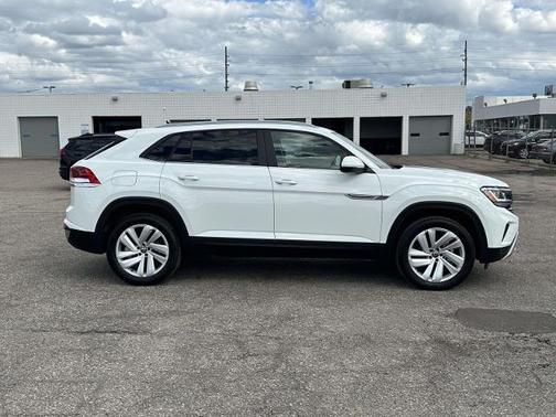 2022 Volkswagen Atlas Cross Sport 3.6L V6 SE w/Technology