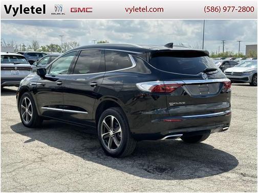 2022 Buick Enclave Essence