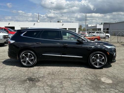 2022 Buick Enclave Essence