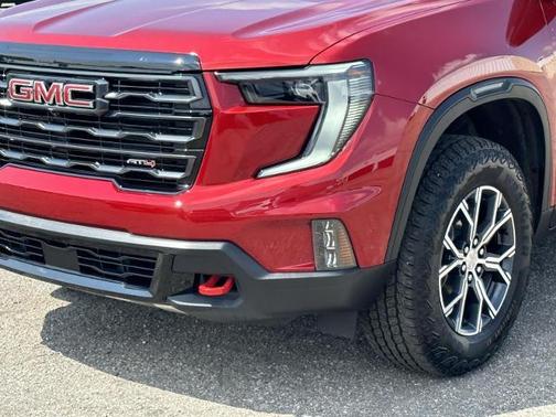 2024 GMC Acadia AT4