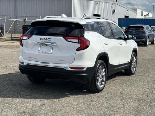 2023 GMC Terrain SLT