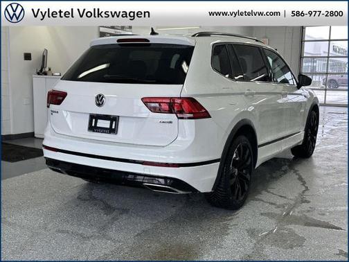 2021 Volkswagen Tiguan 2.0T SE R-Line Black