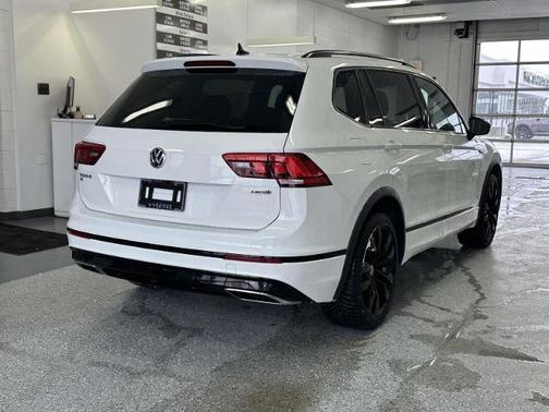 2021 Volkswagen Tiguan 2.0T SE R-Line Black
