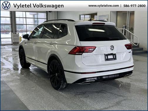 2021 Volkswagen Tiguan 2.0T SE R-Line Black