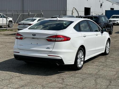 2020 Ford Fusion SE