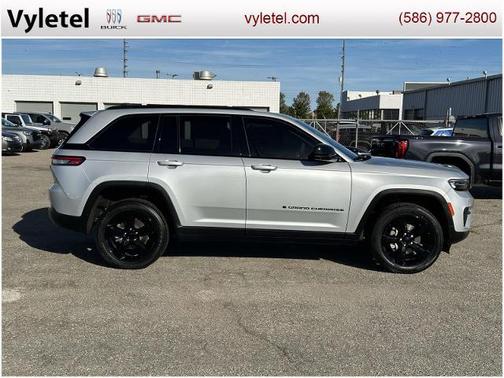 2023 Jeep Grand Cherokee Laredo