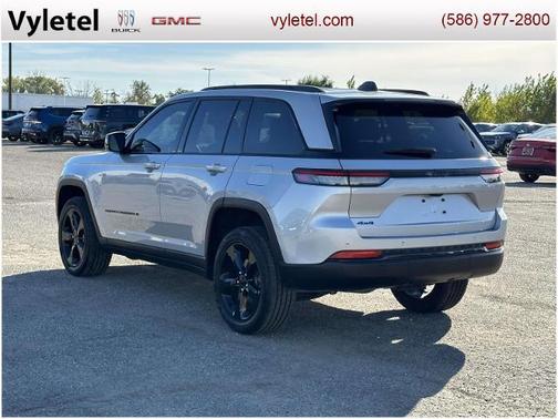 2023 Jeep Grand Cherokee Laredo