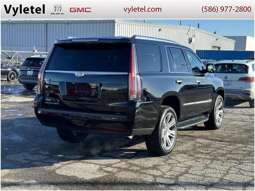 2017 Cadillac Escalade Luxury