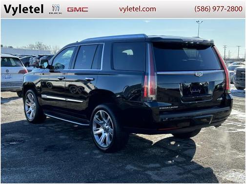 2017 Cadillac Escalade Luxury