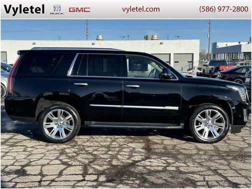 2017 Cadillac Escalade Luxury