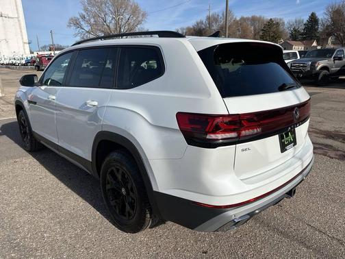 2024 Volkswagen Atlas 2.0T SEL
