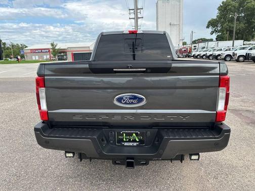 2019 Ford F-250 Lariat 4x4 4dr Crew Cab 6.8 ft. SB Pickup